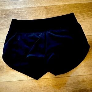 Lululemon 2.5” LR Speed Up True Navy Shorts 0